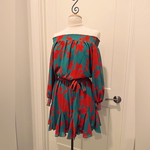 NWT Lilly’s Kloset Off the Shoulder Frills Romper - Picture 4 of 11